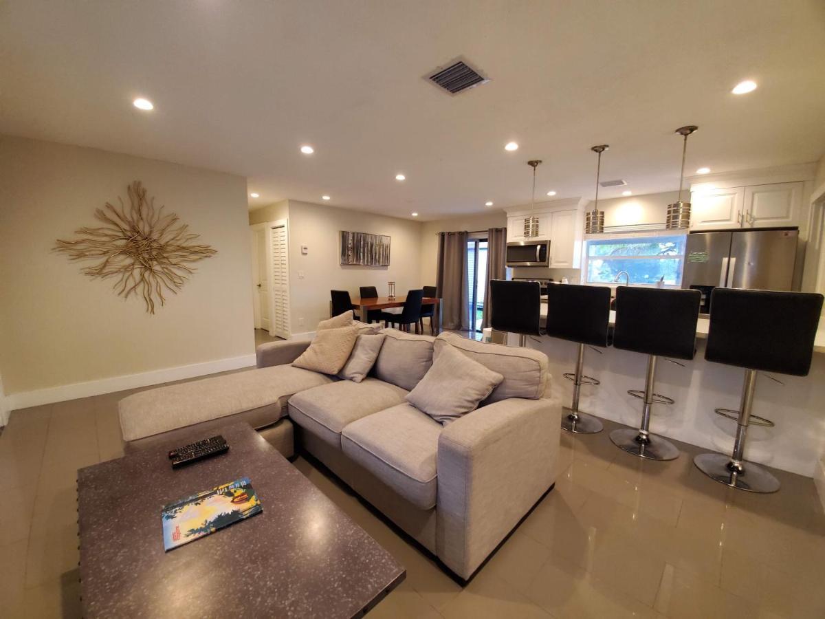 Lakefront Vacation Home - Sleeps 8 Davie Exterior photo