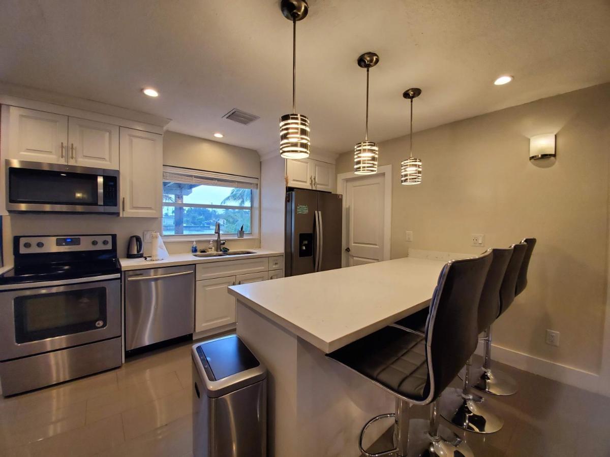 Lakefront Vacation Home - Sleeps 8 Davie Exterior photo